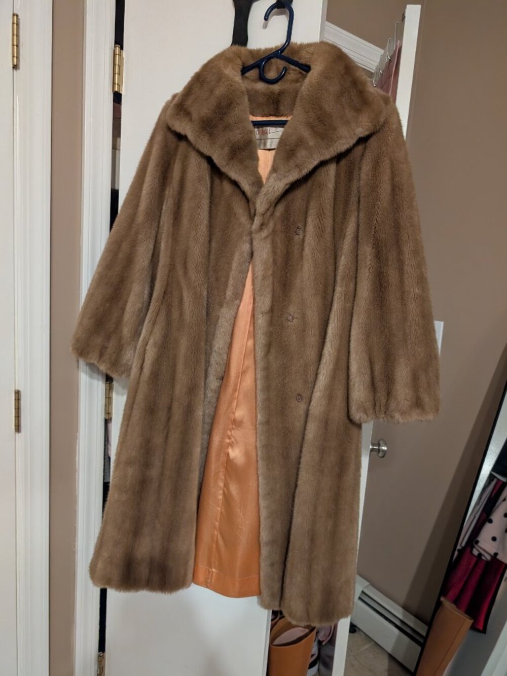 Tissavel of France Lovemans Vintage Faux Fur Knee Length Coat Beige Fawn 8 EUC - Picture 3 of 15
